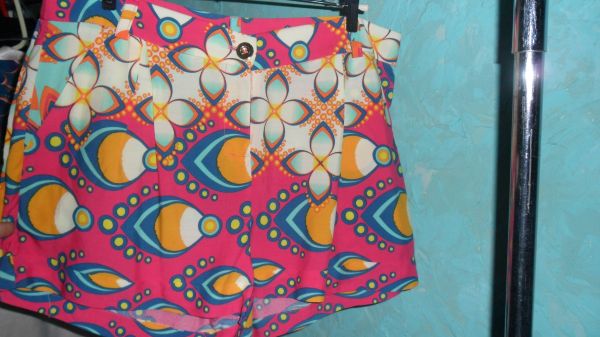 Shorts seda estampado